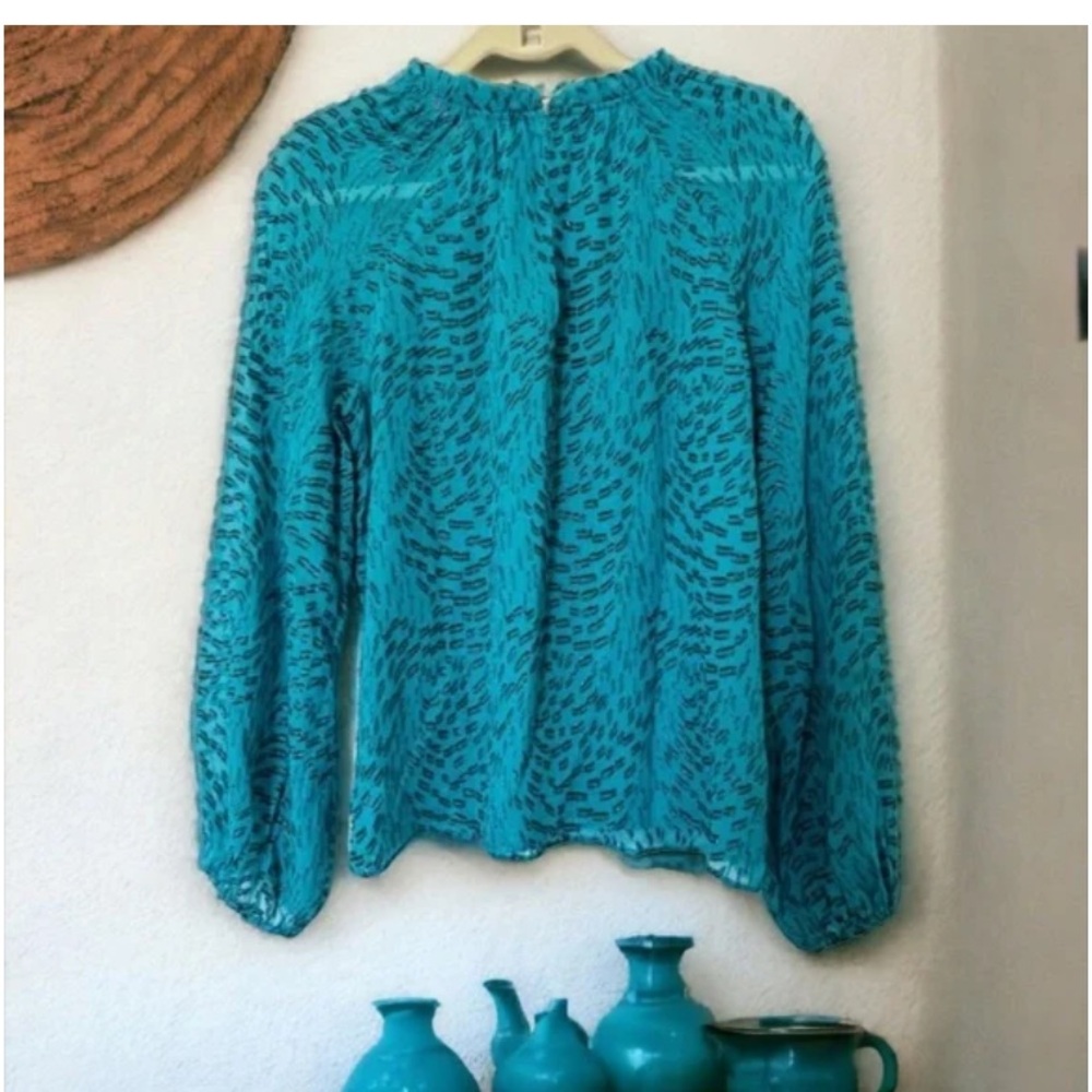 Lilly Pulitzer Caline Metallic Teal Bay Silk Swirl Clip Glitter Top - Picture 7 of 9